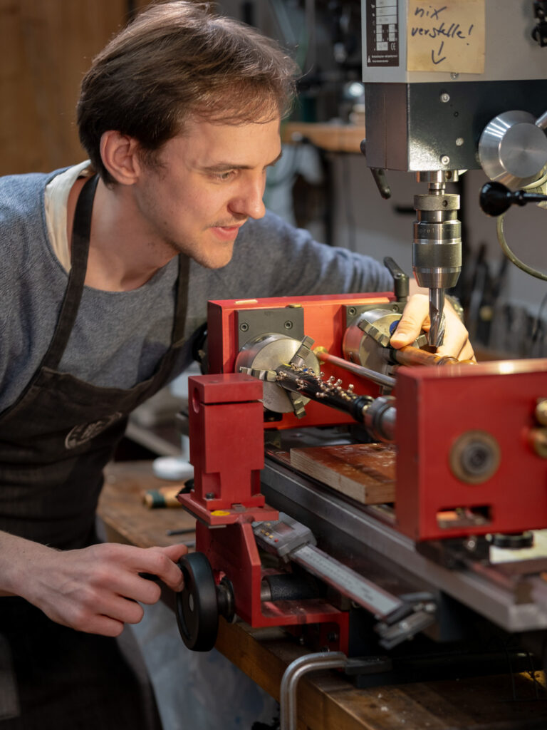 Florian Huttenlocher, Holzblasinstrumentenmachermeister