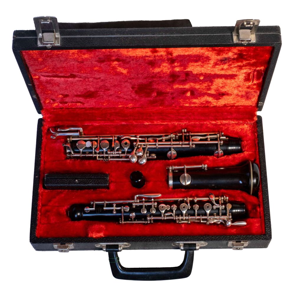 Gebrauchte Oboe Fossati Modell Tiery E30, zerlegt im roten Etui